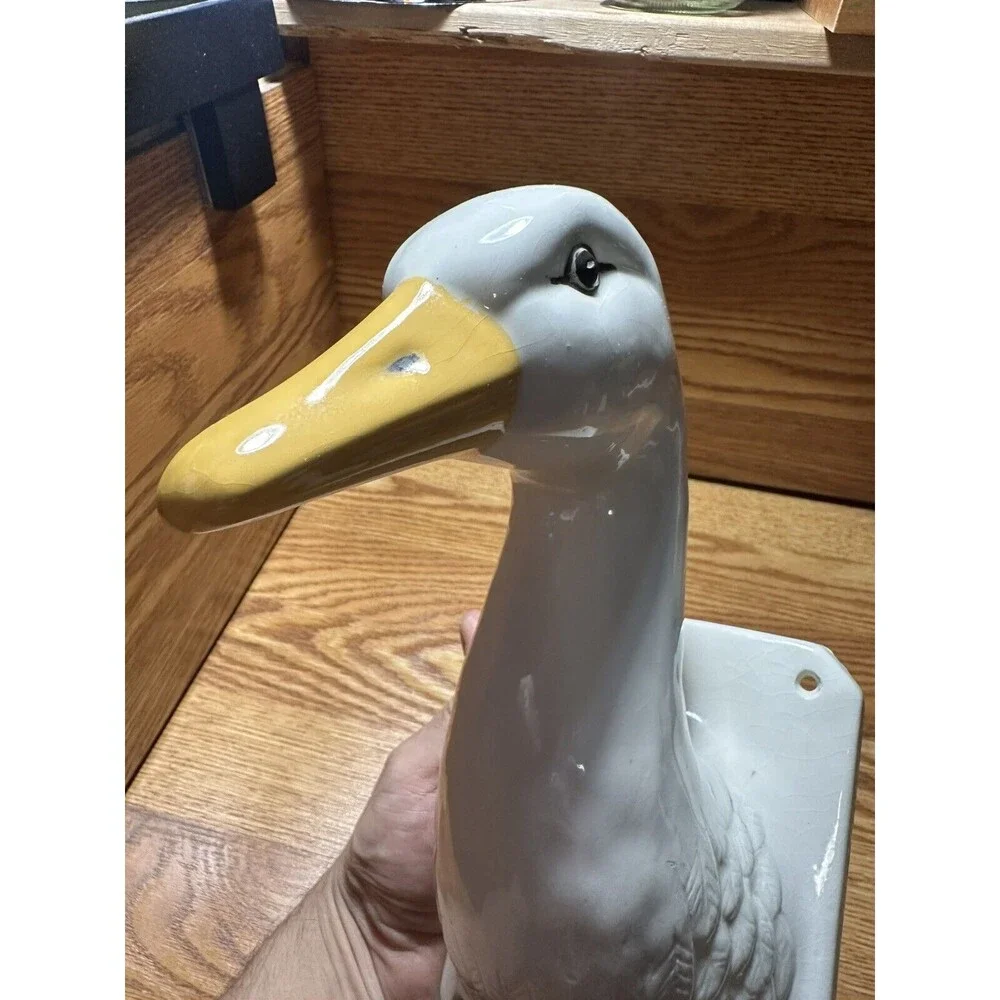 Vintage Home Decor Porcelain Goose Wall Mount Dirty Towel Hat Chonie Hanger 1987